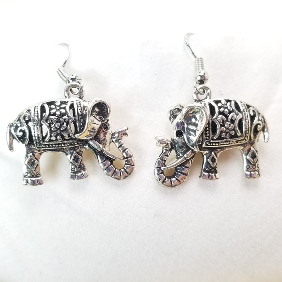 Silver Toned Elephant Necklace and Earring Set - Picture 2 of 2